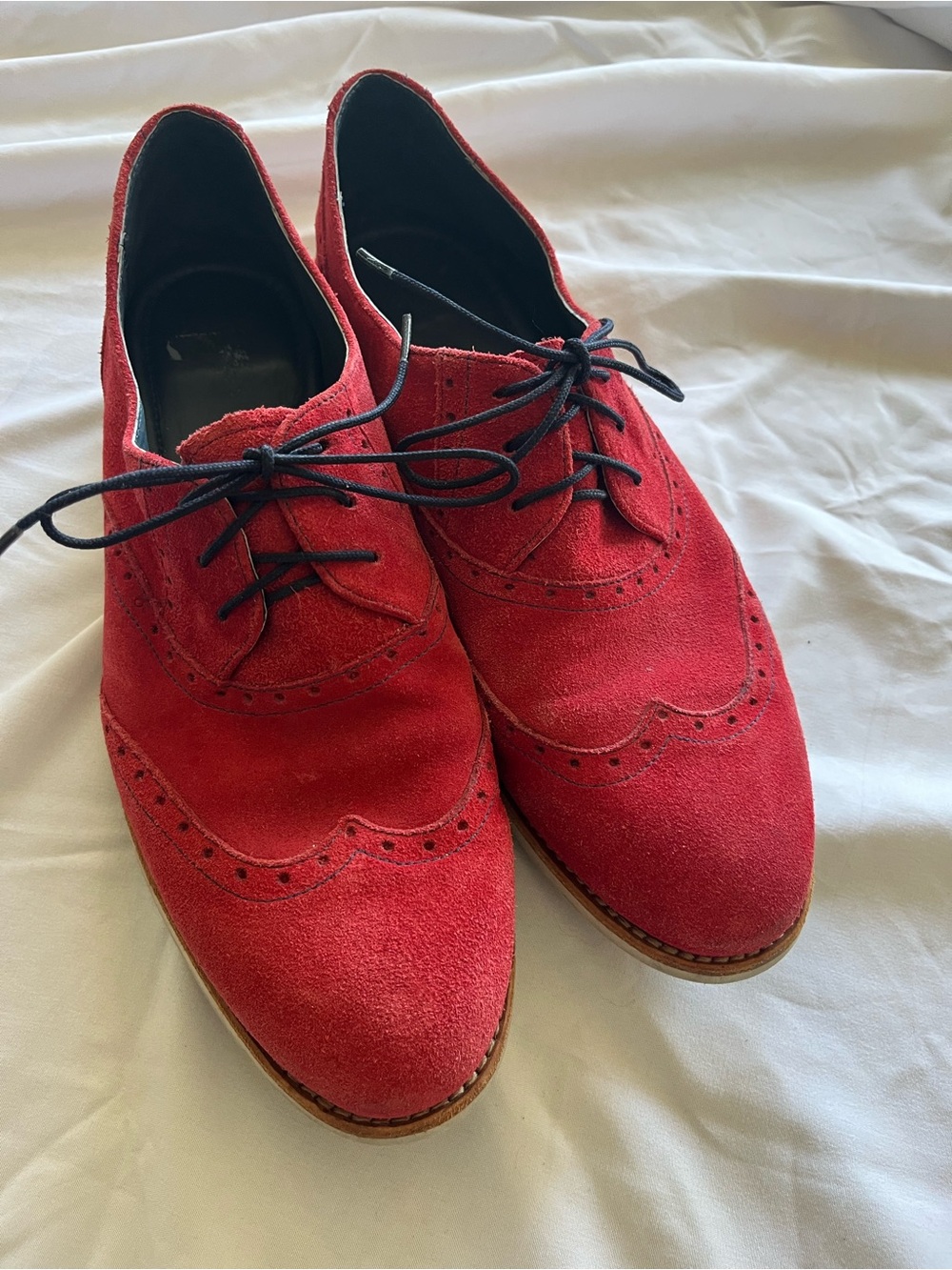 Women’s Size 10 Johnston & Murphy Red Suede Wingtip Oxfords Preppy Classic